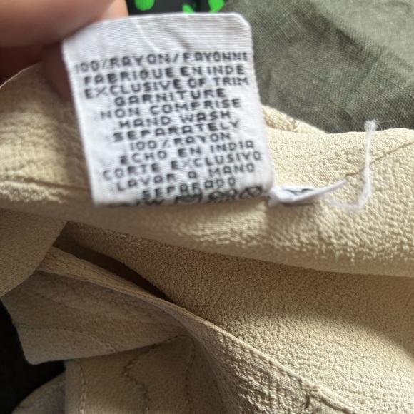 Beige Abstract Art Top – Papillon – Size M - Picture 6 of 6